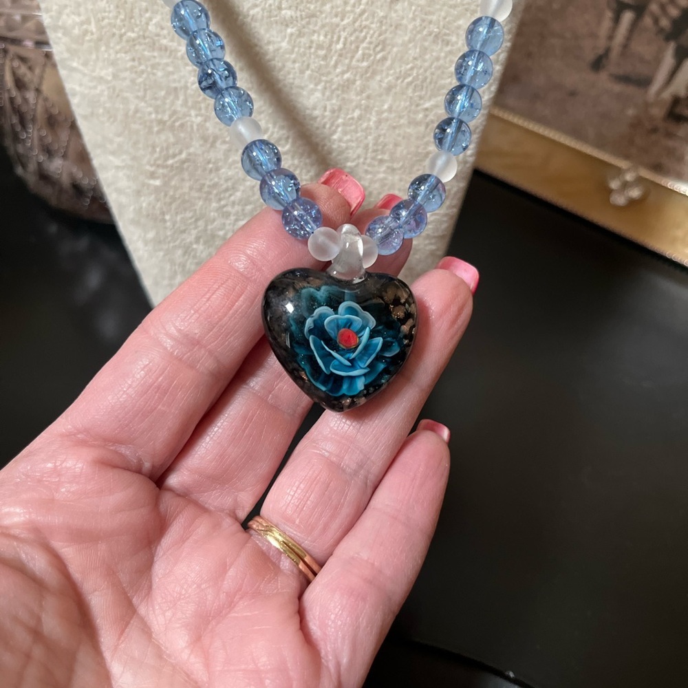 Vintage Blue & White Beaded Heart Necklace Reversible Black - Picture 2 of 8